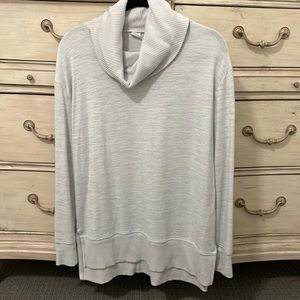 Gap turtle neck sweater size medium